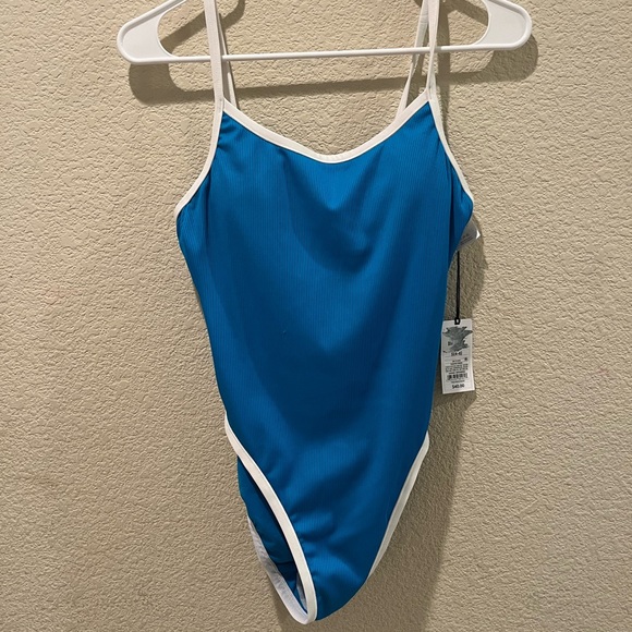Small women’s one piece swimsuit from target - Picture 1 of 7